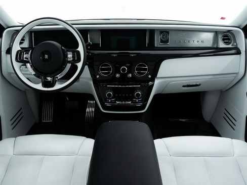 Certified 2026 Rolls-Royce Phantom Sedan RWD image 33