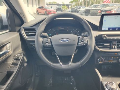 Certified 2022 Ford Escape SEL FWD image 17