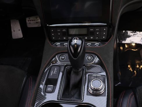 Used 2018 Maserati GranTurismo Sport image 20