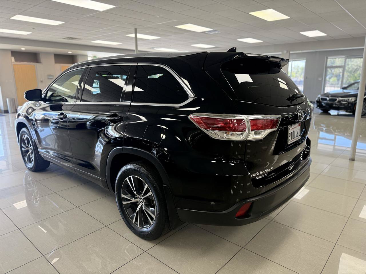 Used 2016 Toyota Highlander XLE AWD/4WD image 7