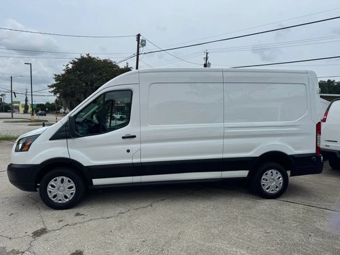 Used 2019 Ford Transit 250 148 Medium Roof RWD image 6