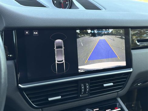 Used 2020 Porsche Cayenne image 14