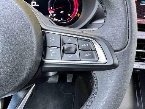 Used 2023 Dodge Hornet GT w/ GT Blacktop Package AWD/4WD image 17