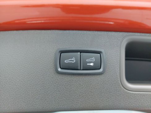 Used 2025 Porsche Macan image 15