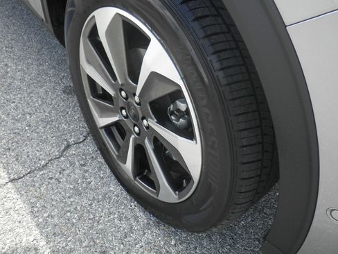 Certified 2023 Ford Escape Platinum w/ Premium Technology Package image 9