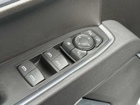 Used 2025 GMC Sierra 1500 SLT AWD/4WD image 6