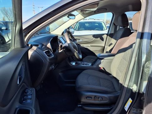 Used 2021 Chevrolet Equinox LT image 17