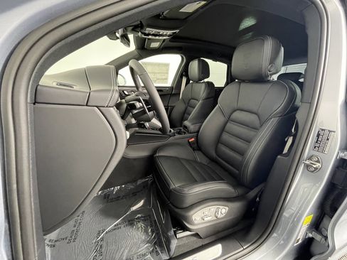 New 2026 Porsche Macan S image 5