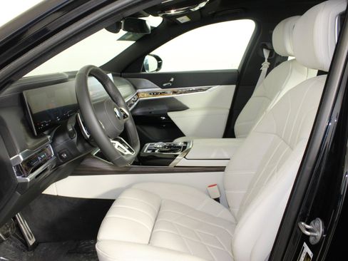 Certified 2024 BMW 740i 740i w/ Premium Package 2 image 24