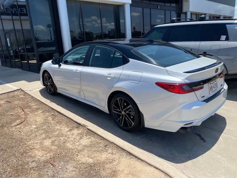 Used 2025 Toyota Camry XSE FWD image 7