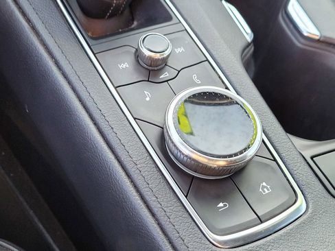 Used 2023 Cadillac XT4 Premium Luxury image 23