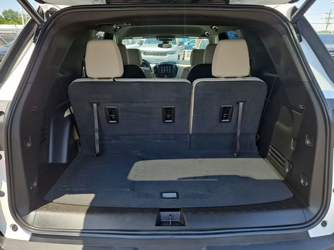 Used 2023 Chevrolet Traverse LT w/ LPO, Cargo Package AWD/4WD image 10
