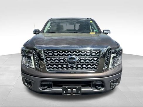 Used 2018 Nissan Titan Platinum Reserve w/ Platinum Utility Package AWD/4WD image 12