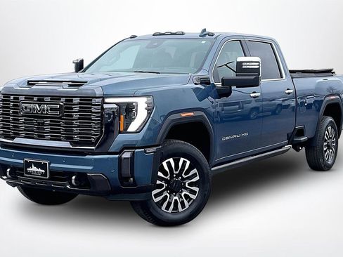 Used 2024 GMC Sierra 3500 Denali Ultimate image 3