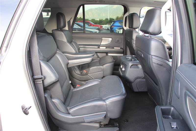 Used 2025 Ford Expedition Max Platinum w/ Driver's Package AWD/4WD image 14
