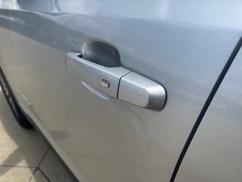 Used 2018 GMC Acadia SLE FWD image 12