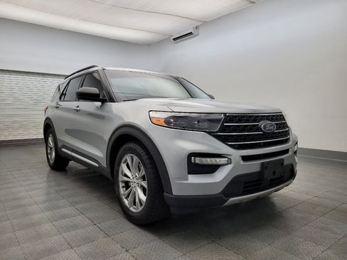 Used 2020 Ford Explorer XLT w/ Equipment Group 202A image 13