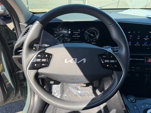 Used 2024 Kia Niro Wind FWD image 11