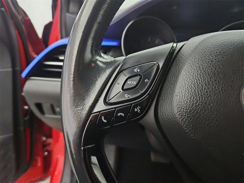 Used 2022 Toyota C-HR Limited image 27
