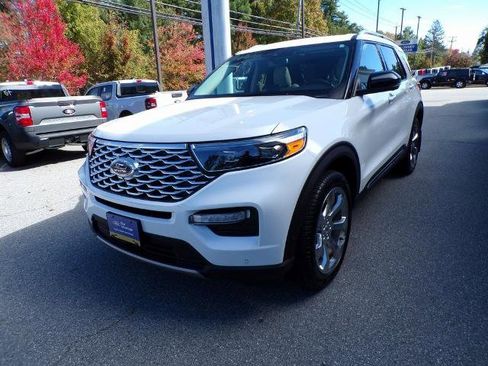 Certified 2020 Ford Explorer Platinum w/ Premium Technology Package image 3