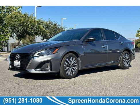 Used 2025 Nissan Altima 2.5 SV FWD image 1