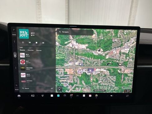 Used 2023 Tesla Model X image 14