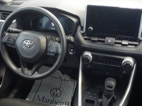 Used 2024 Toyota RAV4 XLE FWD image 24