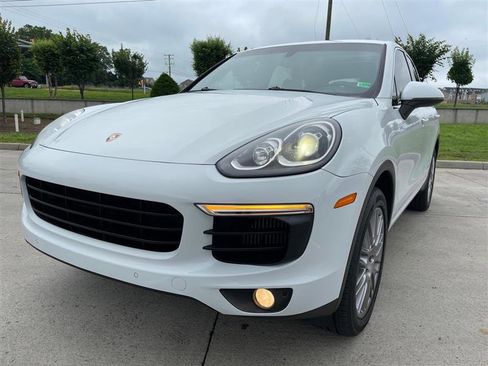 Used 2015 Porsche Cayenne S image 45