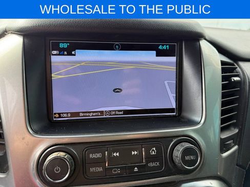 Used 2018 Chevrolet Suburban LT RWD image 19