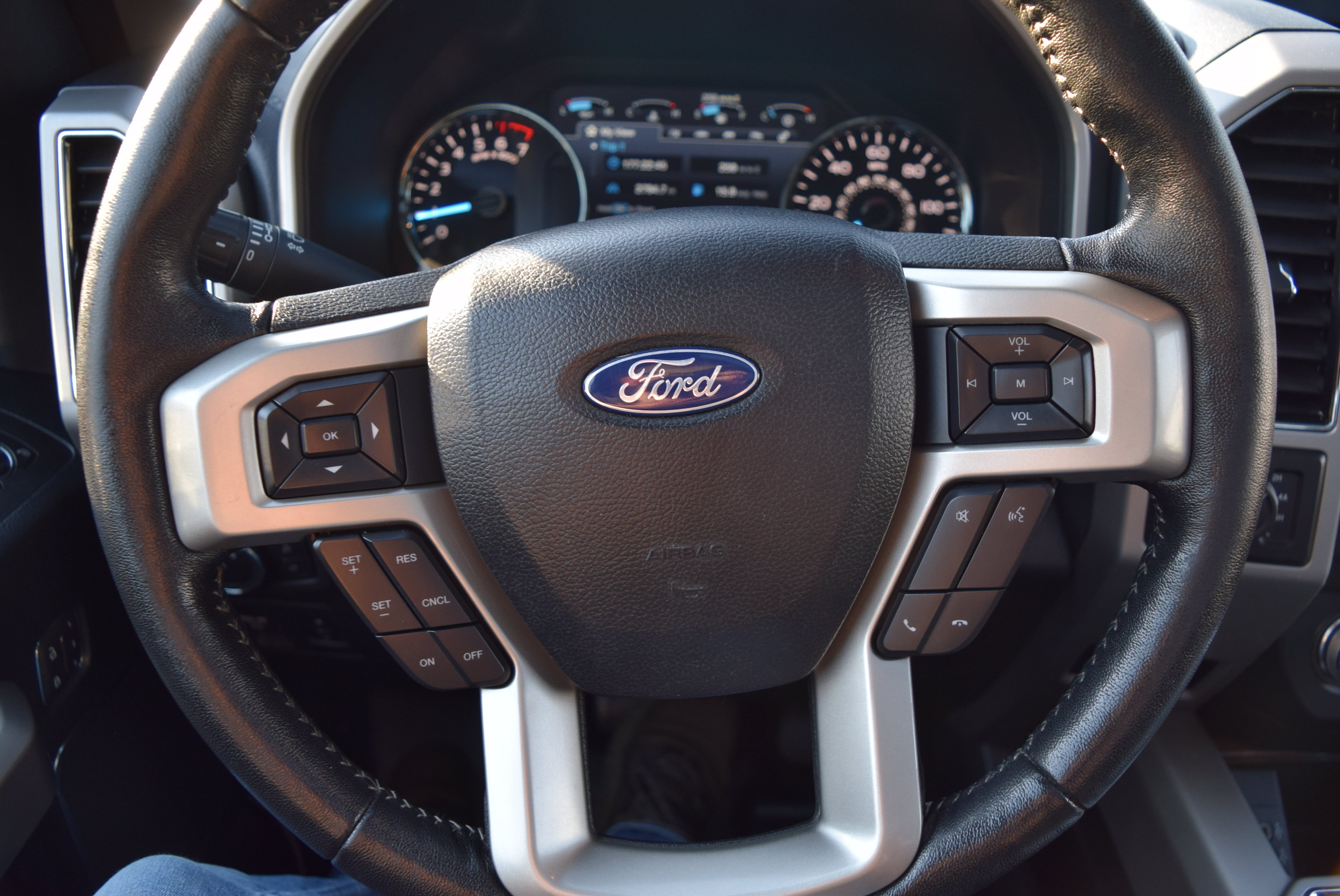 Used 2020 Ford F150 Lariat w/ Equipment Group 502A Luxury AWD/4WD image 15