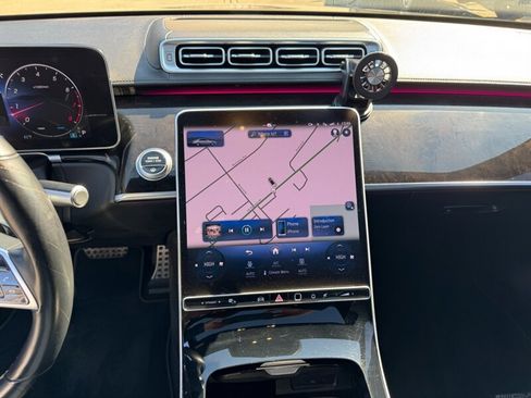 Used 2022 Mercedes-Benz S 580 4MATIC Sedan w/ AMG Line Package image 28