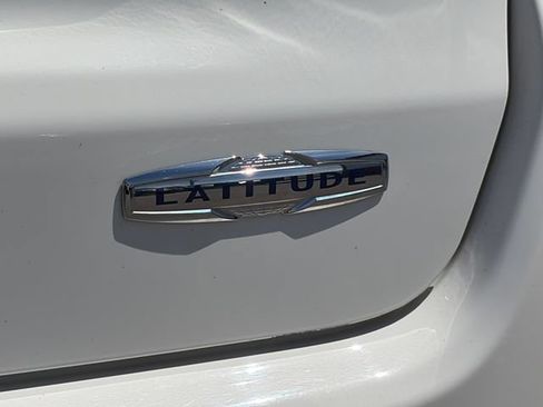 Used 2018 Jeep Compass Latitude FWD image 20