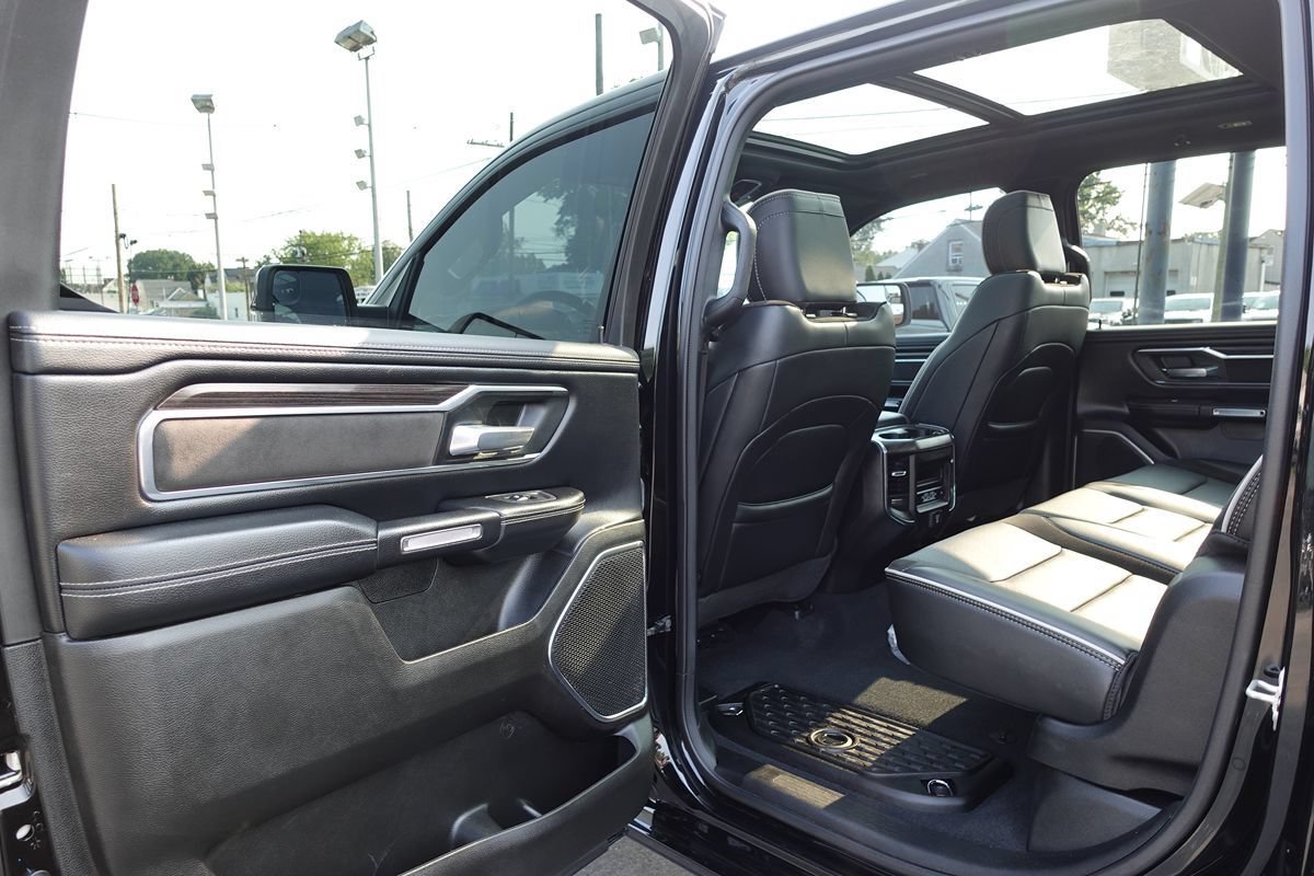 Used 2025 RAM 1500 Laramie w/ Sport Appearance Package AWD/4WD image 13