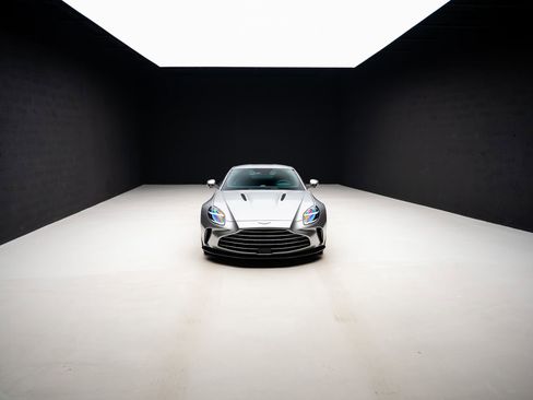 Used 2025 Aston Martin V8 Vantage Coupe RWD image 77