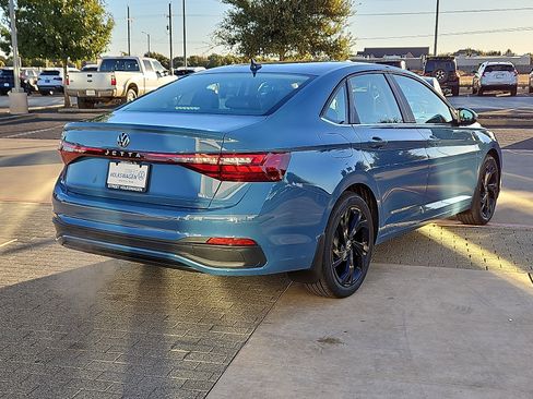 New 2026 Volkswagen Jetta SE image 3