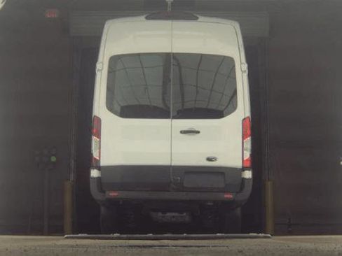 Used 2022 Ford E-Transit 148 High Roof Extended image 8