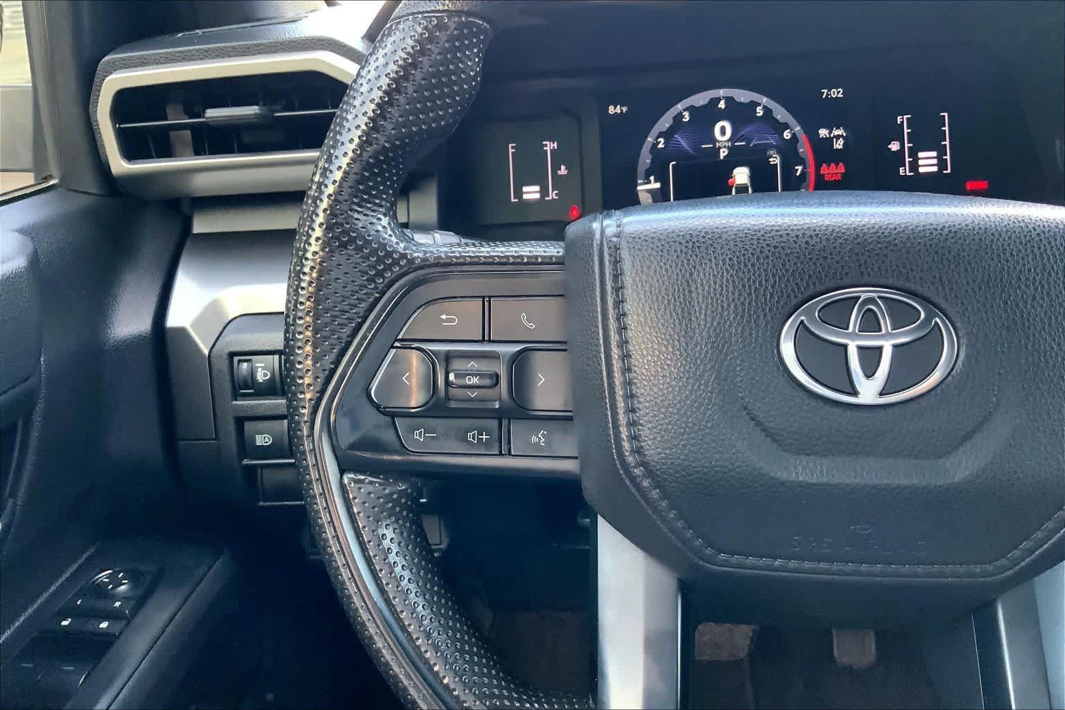 Used 2025 Toyota Tacoma SR5 AWD/4WD image 23