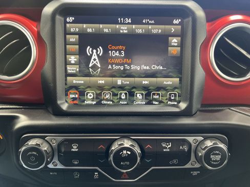 Used 2022 Jeep Wrangler Rubicon image 16