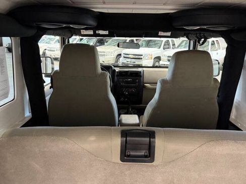 Used 2006 Jeep Wrangler Unlimited Rubicon AWD/4WD image 16
