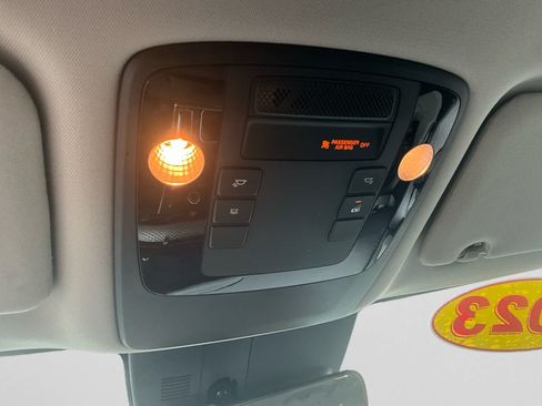 Used 2023 Kia Carnival LX FWD image 23