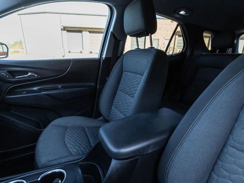 Used 2019 Chevrolet Equinox LT image 17