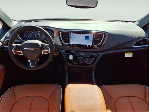 New 2026 Chrysler Pacifica Pinnacle AWD/4WD image 11