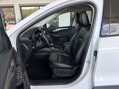 Used 2022 Ford Escape SEL FWD image 10