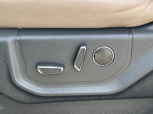 Used 2024 Ford Expedition Max Limited image 28