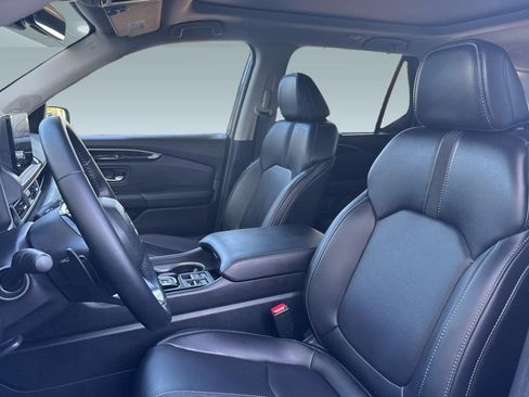 Certified 2025 Honda Pilot Touring image 21