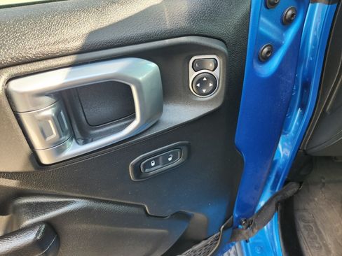 Used 2022 Jeep Gladiator Sport AWD/4WD image 14
