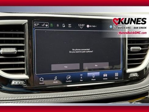 Used 2024 Chrysler Pacifica Limited FWD image 40