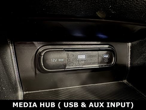 Used 2023 Kia Sportage LX image 8