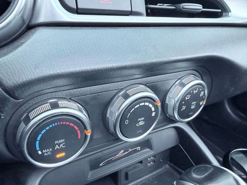 Used 2018 FIAT 124 Spider Classica w/ Technology & Siriusxm Group image 20