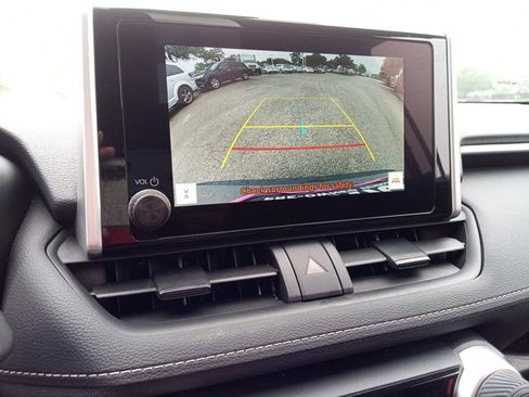 Used 2025 Toyota RAV4 LE image 23